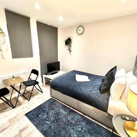 Golden Residences - Oakway Feltham Eksteriør billede