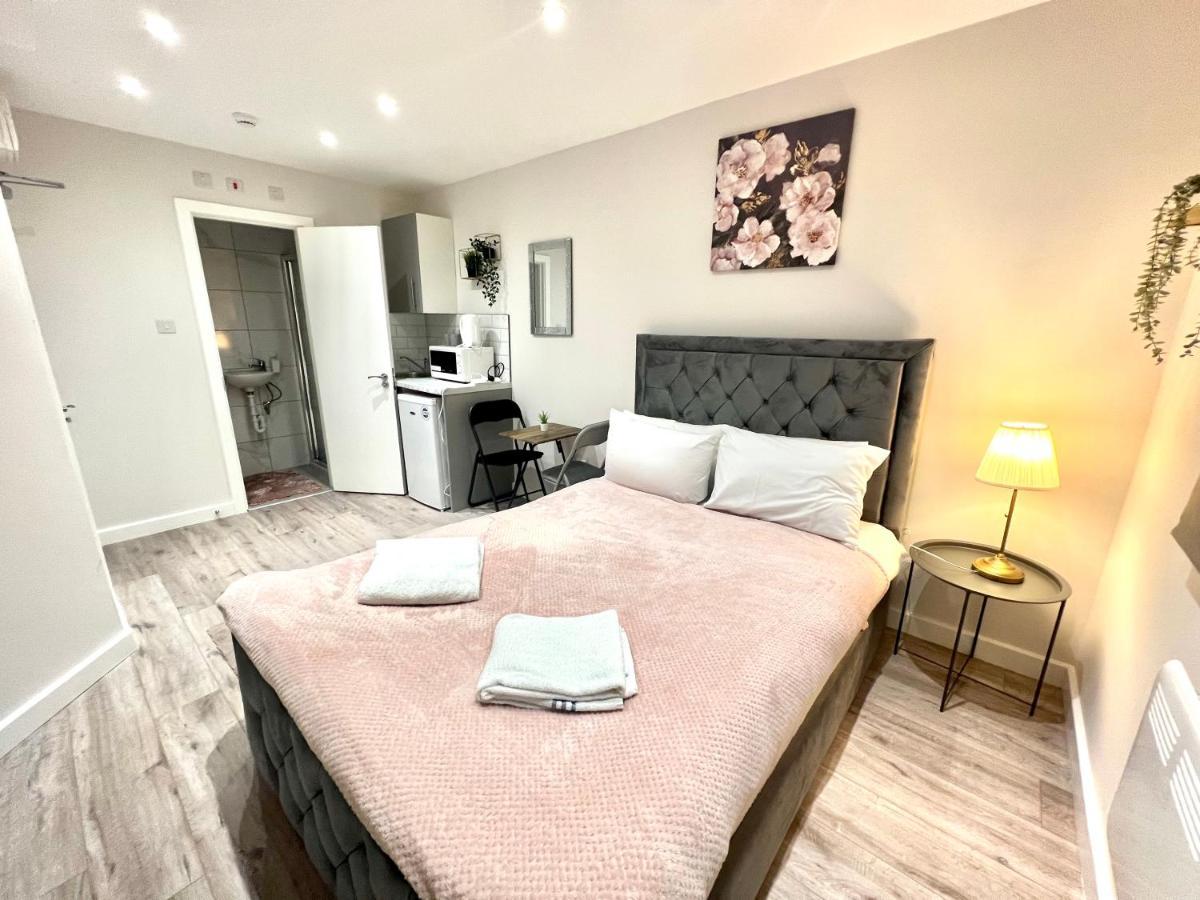 Golden Residences - Oakway Feltham Eksteriør billede