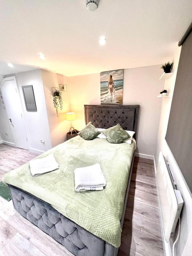 Golden Residences - Oakway Feltham Eksteriør billede