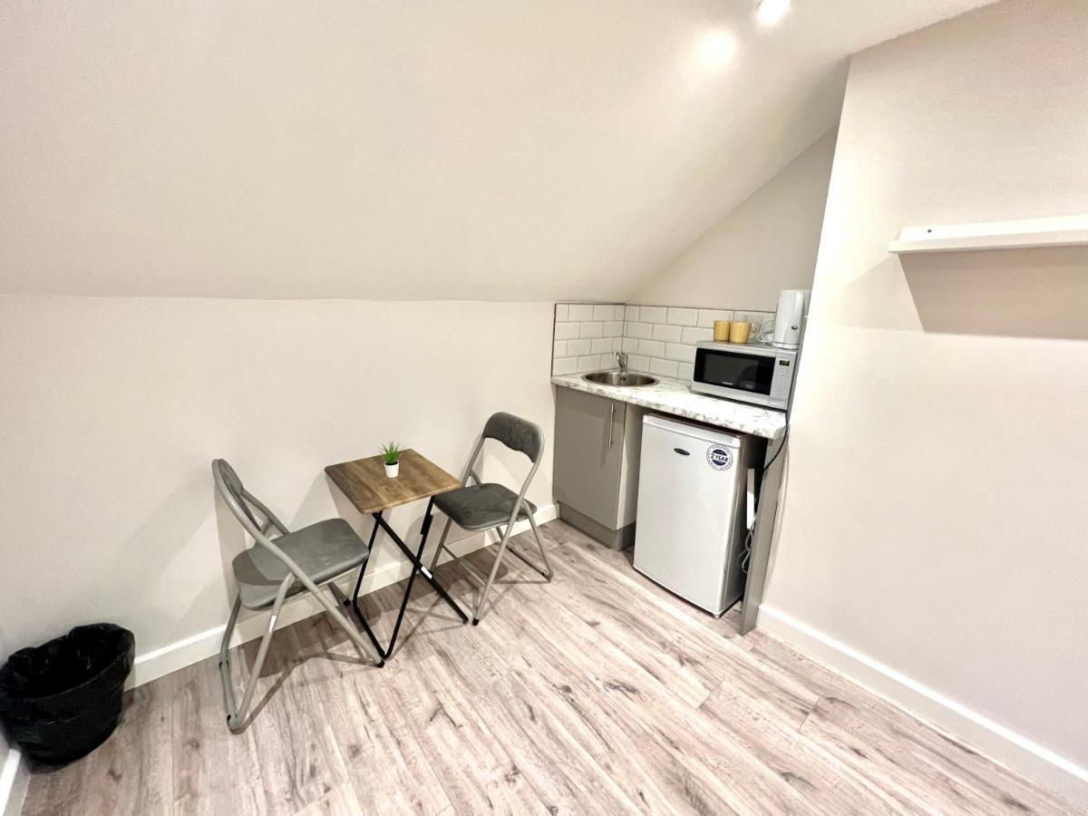 Golden Residences - Oakway Feltham Eksteriør billede