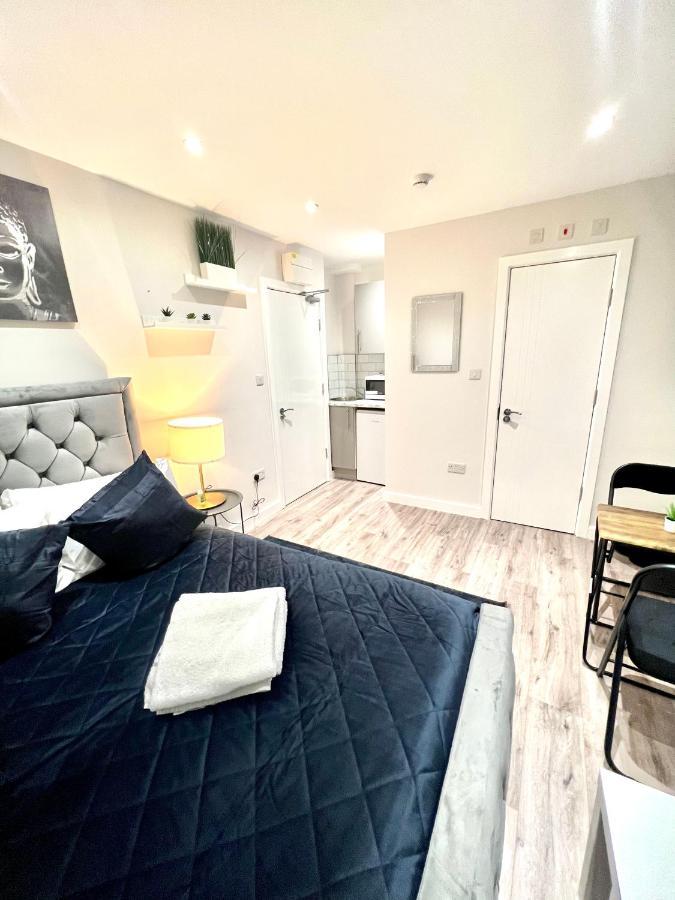 Golden Residences - Oakway Feltham Eksteriør billede