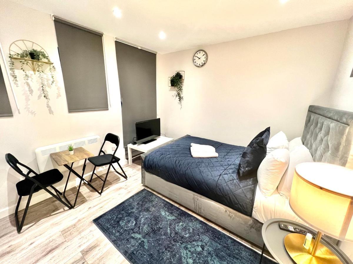 Golden Residences - Oakway Feltham Eksteriør billede