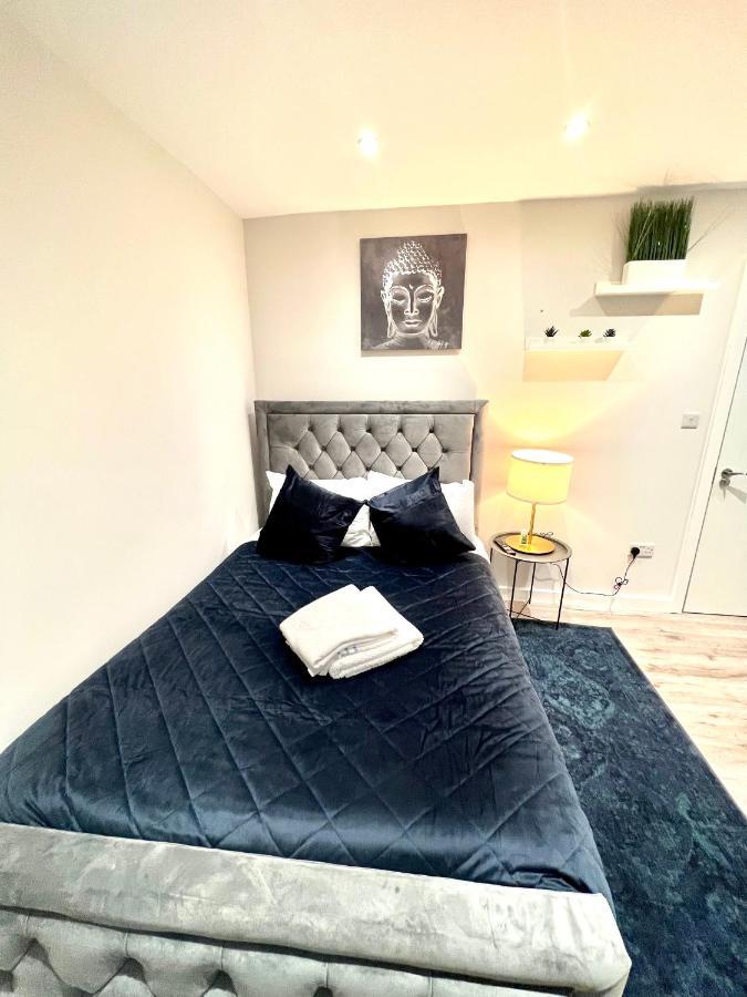 Golden Residences - Oakway Feltham Eksteriør billede