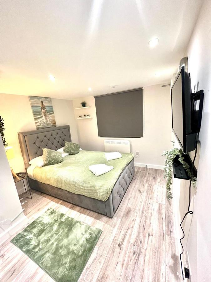Golden Residences - Oakway Feltham Eksteriør billede