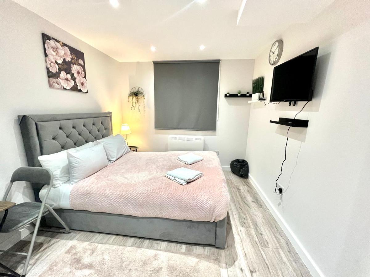 Golden Residences - Oakway Feltham Eksteriør billede