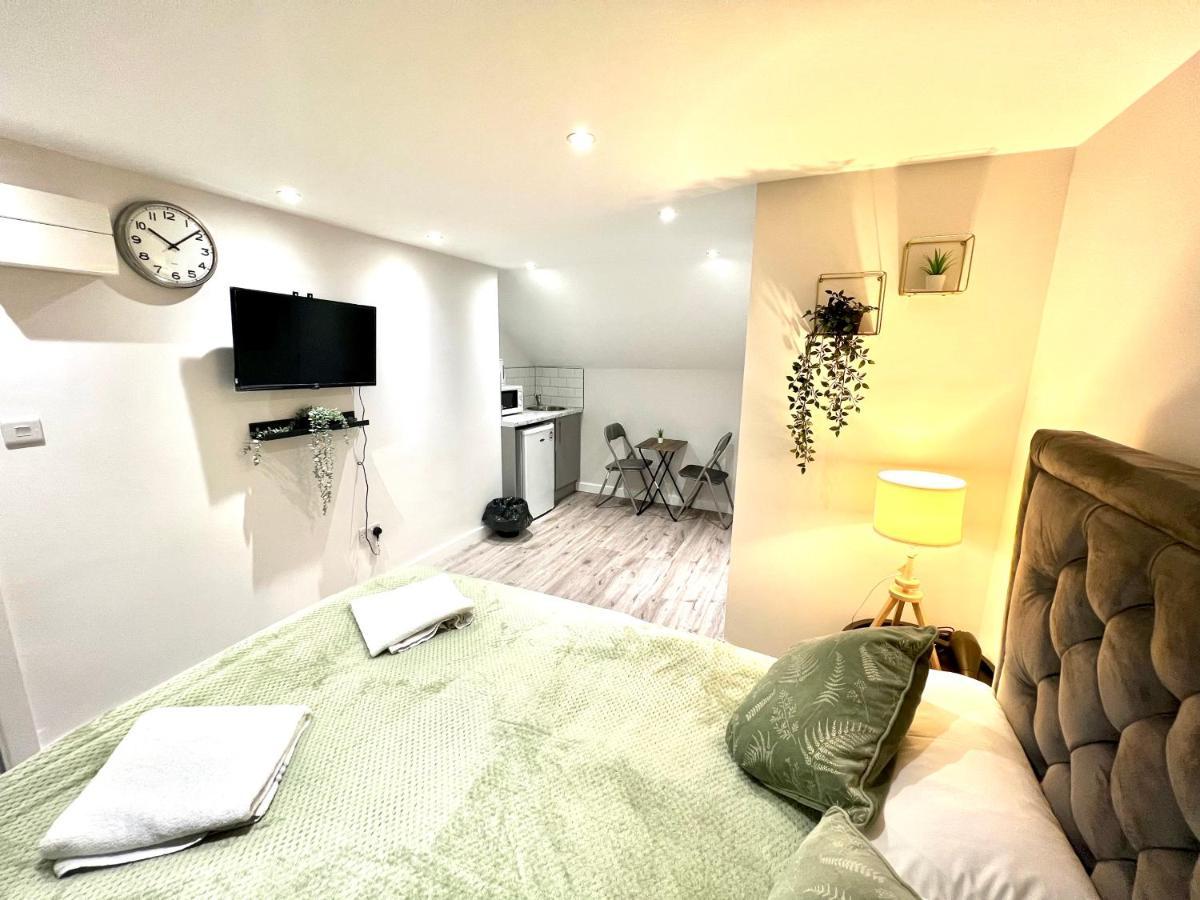 Golden Residences - Oakway Feltham Eksteriør billede